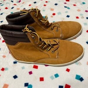 Timberland Tan and Brown women’s Sneakers